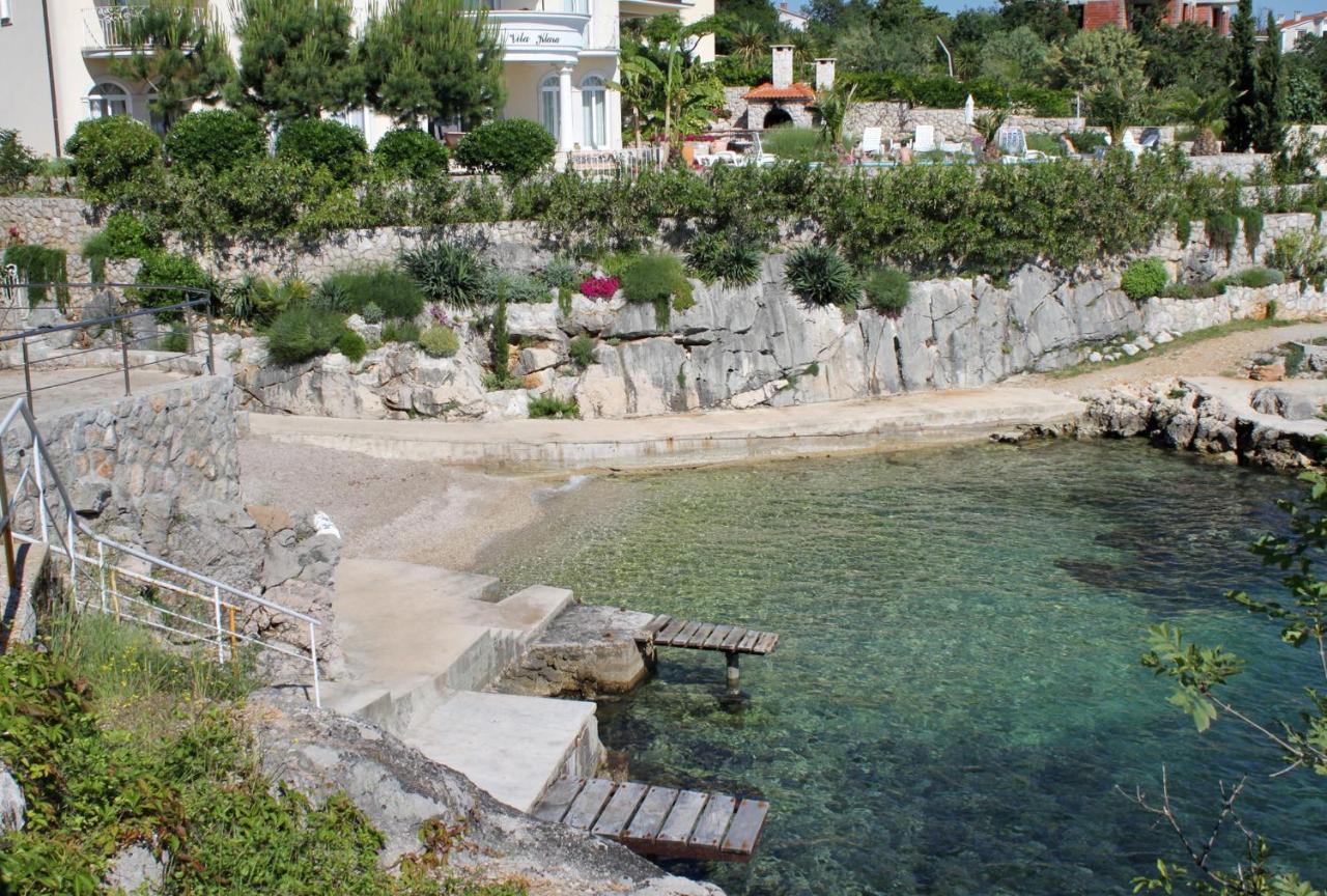 Apartments With A Parking Space Vantacici, Krk - 18476 Малинска Екстериор снимка